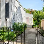 Garden District Studio Apartment - Gated Parking